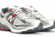 ニューバランスからダンロップ風のカッコいいスニーカー「2002R」発売