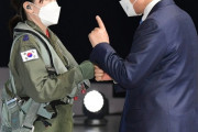 #韓国　『飛んでない韓国最新鋭機お披露目、ムン・ジェイン「独立軍の夢が叶った！」』、『飛ぶのか？KFXまでも台無しにするのではないか』