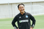 【悲報】町田の黒田監督、日本サッカーの弱点を指摘「足元でチャカチャカやってる。日本は甘い」