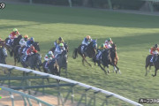 G1レースで有力馬が暴走する放送事故ｗｗｗｗｗｗｗ #放送事故 |  前もなかったっけ、こんな事故  |  ケガしてたんじゃない？