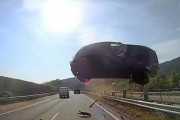 【動画】自称運転が上手いおまえらに聞きたいんだけど、この事故どうすればよかったの？？？