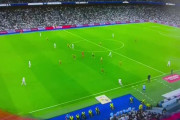 【悲報】審判、マドリーの試合ではマドリーに不利な判定が出来なくなってしまう…