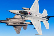 韓国空軍のKF-16主力戦闘機、1年もたたずにまた離陸中に墜落…操縦士は非常脱出！