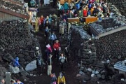 富士山「５合目観光」、山麓の２県で温度差・・・