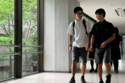 【画像】中学生『この制服、めっちゃ涼しくて最高』