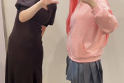 【画像】ぼっちざろっくの女作者さん、コスプレイヤーをスタイルで公開処刑してしまう