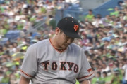 巨人菅野が初回に大炎上　1アウトしか取れず6失点KO　村上と内山に被弾
