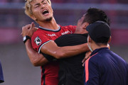 【Jリーグ】「想像より結構激しめ」「あつすぎだろ」リスタートの鹿島、先制点呼び込んだ鈴木優磨が岩政大樹監督を押し倒す漢同士のアツい抱擁が話題