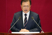 【韓国】文大統領「"日本を超えて世界へ" ... 日本の輸出規制、韓国の "素材・部品・装備" 自立逆転の機会」韓国の反応