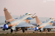 中国空軍のJ-10戦闘機部隊が24時間体制での実戦的な飛行訓練を実施！