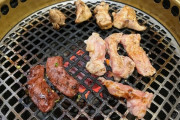 食べ放題焼肉店「網を湾曲させて肉がおける面積を少なくします」→結果・・・