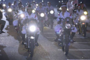 深夜のＰＡにバイク集結、空ぶかし・吸い殻散乱…住民「眠れない時もある 閉鎖して」国「長距離トラック運転手の休憩場所」