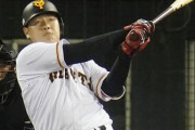 岡本和真(24)2年連続30本塁打、巨人生え抜き、三塁手←こいつが評価されない理由ってなんや？