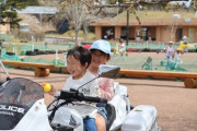 【家族で楽しむ！】富士山こどもの国の交通安全イベント　パトカー展示やシートベルト体験など