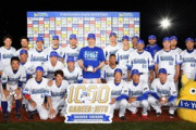 石川雄洋1000本安打達成の記念写真ωωωωωωωωωωωωωωωωωω
