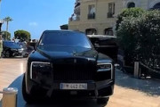【動画】ロールスロイスで車止めに突っ込んでしまう大富豪(´･_･`)