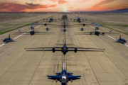 米空軍基地の滑走路上で高高度戦術偵察機「U-2 ドラゴンレディ」などがエレファントウォーク隊列！