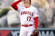 【悲報】大谷翔平、次回登板日変更の可能性　ダグアウト内に飛んできたファウルを避けようとして右手親指痛める