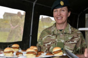 イギリス軍兵士の栄養の源はなんと日本食だった…食堂メニューに焼き鳥を追加！