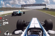 【動画】日本のアマチュアドライバーが本物のF1マシン、ウィリアムズFW33に乗ってみた！