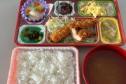 【画像】工場勤務の社食(300円)の時間きたあ