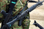【緊急】自動小銃を所持したまま自衛隊員が失踪
