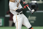 巨人･岡本和真さん、多くのメジャースカウト陣の前で看板直撃弾を放つ！
