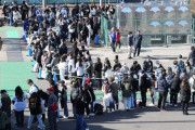 【朗報】オリックス、大人気球団だった　キャンプに2万1000人の大観衆が詰めかける