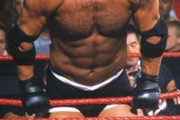 【悲報】米プロレス団体WWEさん、53歳のおじさんをチャンピオンにしてしまう…