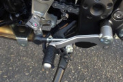 バイクが勝手にシフトダウンするんだが