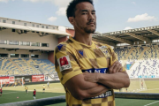 日本サッカー史上最高のＣＦって岡崎慎司と久保建英のどっちだと思う？