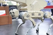 【動画】中国の軍事ロボット、春節に花火をぶっ放すｗｗｗｗｗｗ