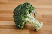 【悲報】ブロッコリー、茹でてマヨネーズつける以外に食べ方がない