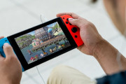 お前ら携帯モードのSwitchを外でやってる大人見たことある？