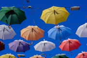 【賛否】子どもの日傘が急増 登下校の使用はアリかナシか
