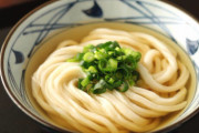 丸亀製麺かけ大410円、ラーメン屋大盛り800円