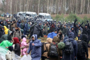 中東からの難民がベラルーシ経由でポーランド国境に殺到　EUは猛反発「難民を政治利用」