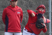 カープ「坂倉vs石原」の正捕手争い！坂倉は盗塁阻止など守備に課題