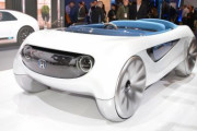 ホンダが走りも楽しみたい人向けの斬新なAR自動運転車公開　海外の反応