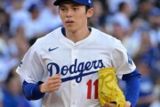 【画像】ドジャース・佐々木朗希投手、山本由伸投手に土下座！　衝撃写真が流出