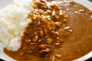 嫁「カレー何日連続までなら大丈夫？」ワイ「3日連続までかなぁ」