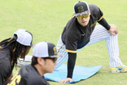 阪神・佐藤輝明、２軍の全体練習に合流