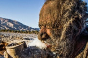 半世紀以上入浴していない「世界一汚い男」が94歳で死去・・・数ヶ月前に村人たちが風呂に入れていた