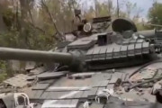 海外「戦車200台。ロシア軍は大量の兵器を放棄してハルキウ州から退却したようだ」