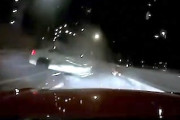 【動画】首都高でルーレット族に突っ込まれて廃車危機なスープラ乗りのドラレコ。