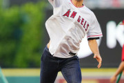 エンゼルス始球式に吉田麻也が登場「日本を盛り上げていけたら」MLSのLAギャラクシーと契約 #MLB