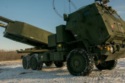 米海兵隊第3海兵師団が陸自矢臼別訓練場で高機動砲ロケットシステム「HIMARS」のデモンストレーション！