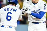 【ハイライト】韓国のスター、キム・へソンのメジャー初ホームランに大谷翔平が敬意を示すハイタッチでお出迎え