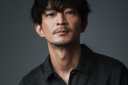 声優・津田健次郎さん、2026年1月期ドラマ『ラムネモンキー』で地上波連ドラ初主演！反町隆史、大森南朋とトリプル主演