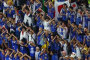 サッカー日本代表サポーターがゴミ拾いするようになった背景がめちゃくちゃ面白い